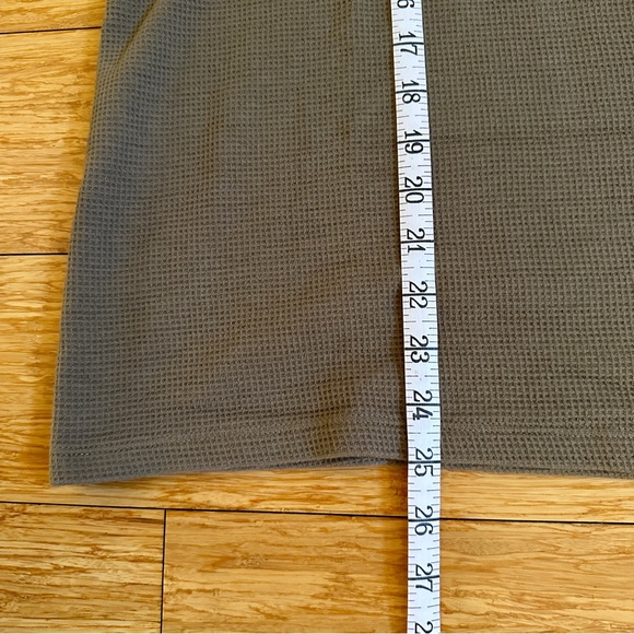 Men's Lacoste Brown Tan Thermal Long Sleeve Size Medium - Picture 7 of 8